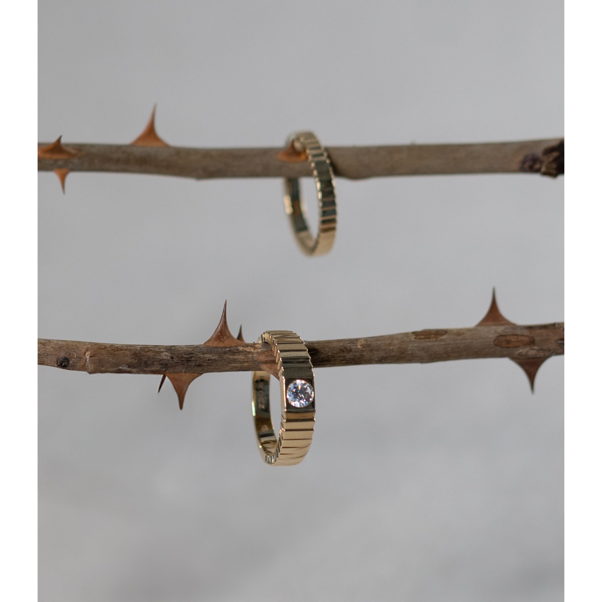 Moderne & elegante Trauringe in 18K (750) Gold von ILIKOEZ